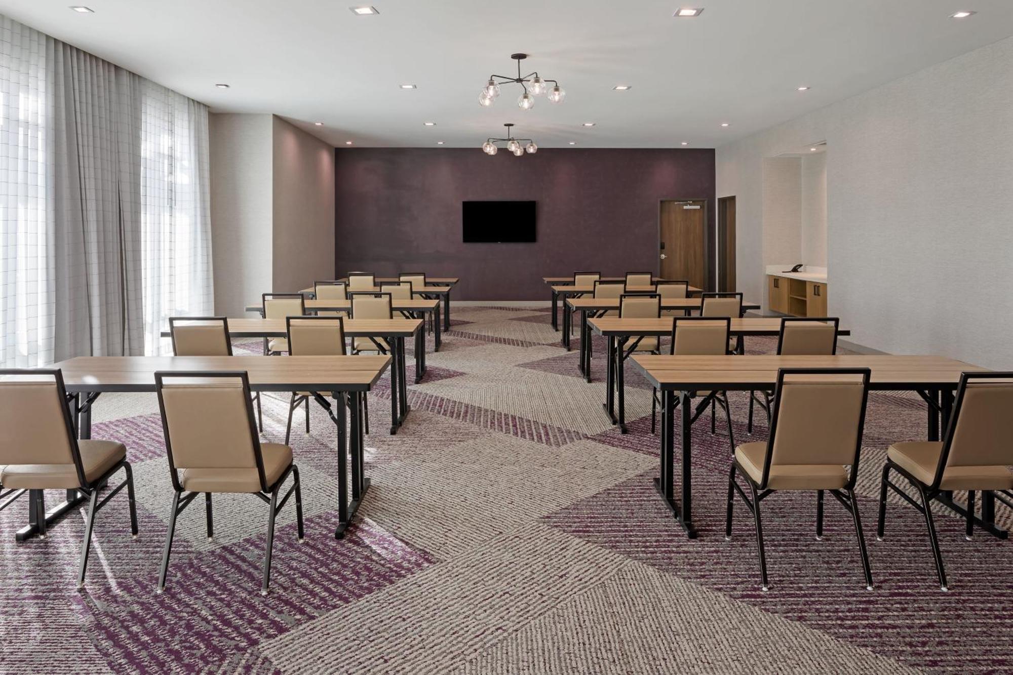 By Marriott Chatsworth *