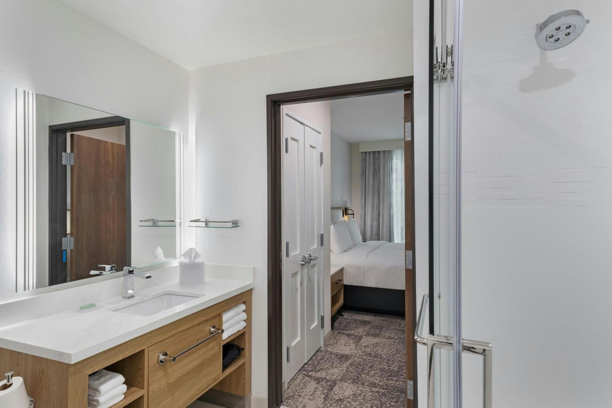 By Marriott Chatsworth