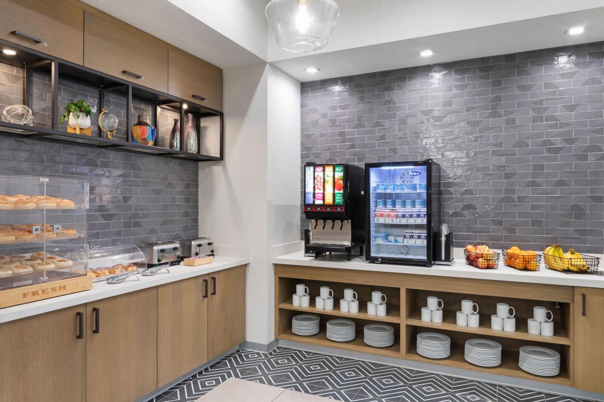 By Marriott Chatsworth 3* Los Angeles
